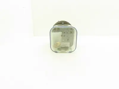 Dwyer 43010-SRH Capsu Photohelic Pressure Switch Gage 43000 Series 10" Water