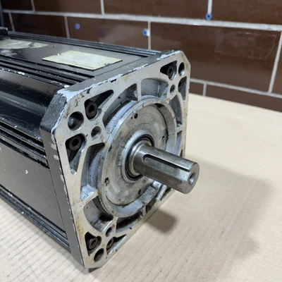 USED Indramat Bosch Group MAC112C-0-ED-4-C/130-A-1/WI520LX/S05