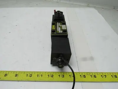 Parker D1VW4CNJSF 72 Hydraulic Directional Control Solenoid Valve  24V 5000PSI