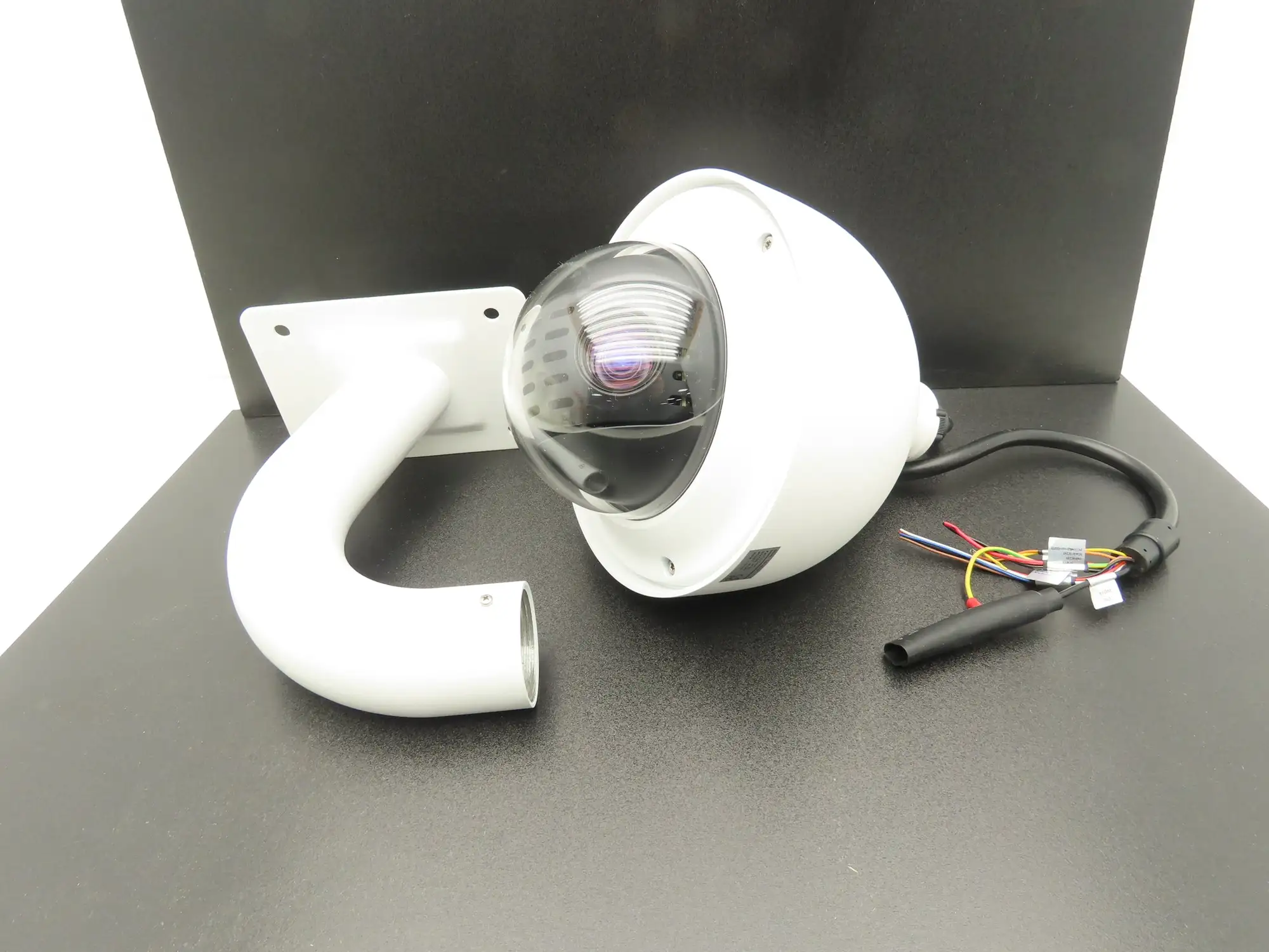 SecurityPros.com CSP-M23X Pan-Tilt_zoom CCTV Outdoor Surveillance Camera w/Mount