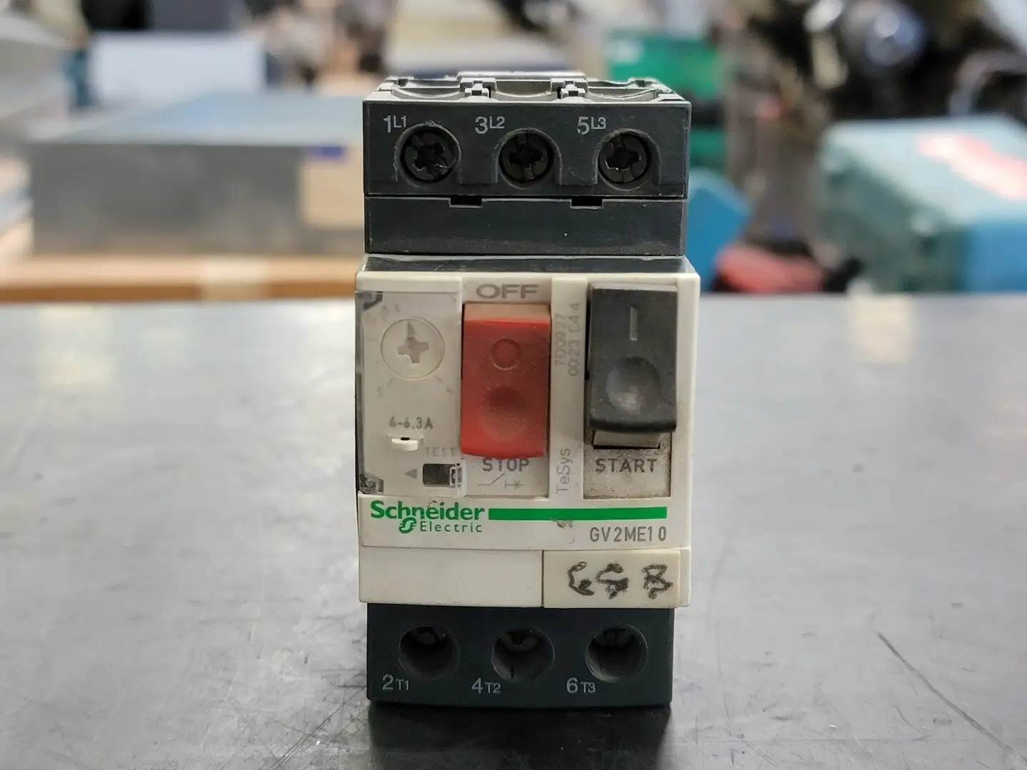 USED SCHNEIDER ELECTRIC GV2ME10