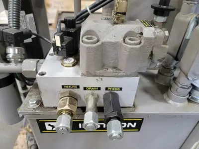 USED INSTRON A440 83C