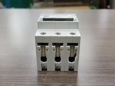 USED SIEMENS 5SX23 D40