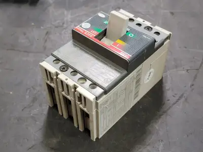 40 Amp, 3 Pole, 480-600Y/347 volts Circuit Breaker