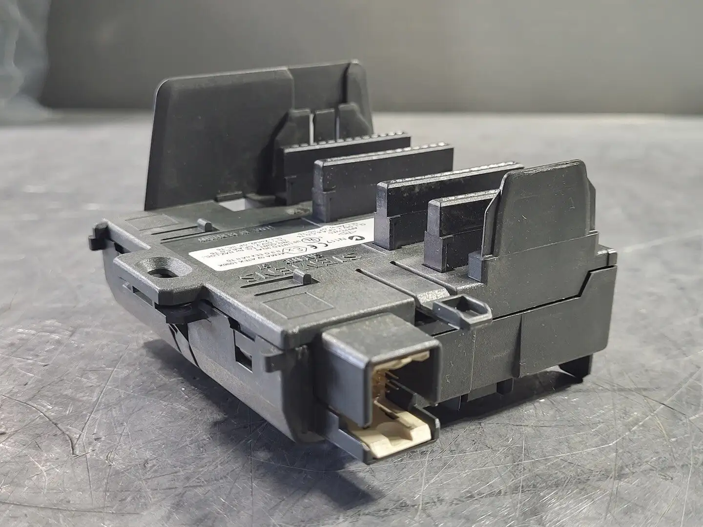 USED SIEMENS 6ES7195-7HB00-0XA0