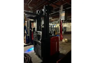USED 2016 RAYMOND 560-OPC30TT