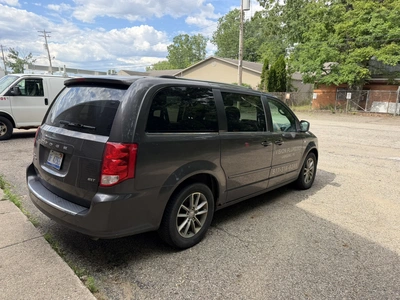Used 2014 DODGE GRAND CARAVAN SXT Vans Michigan US | Miedema Asset Management Group #1270008