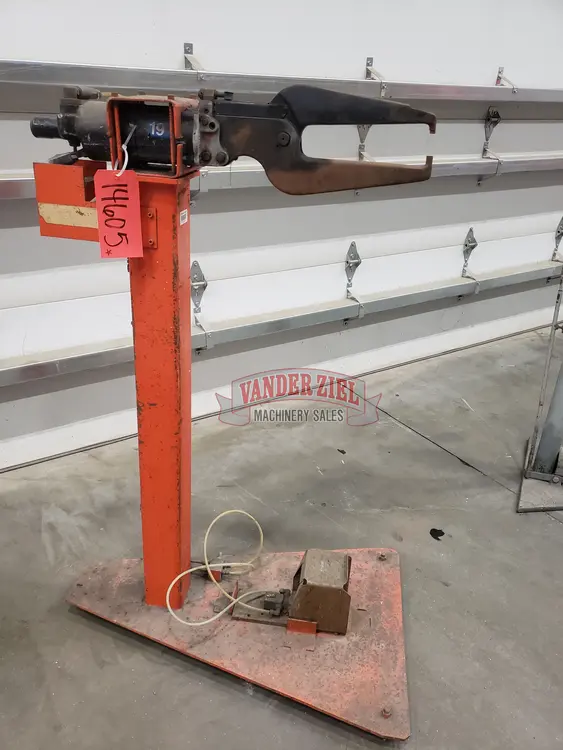 Used CHICAGO _UNKNOWN_ Riveters Michigan US | Vander Ziel Machinery Sales #482805