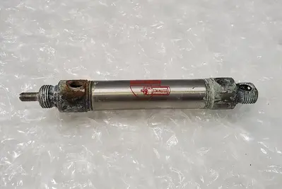 BIMBA PNEUMATIC CYLINDER 041-DXP
