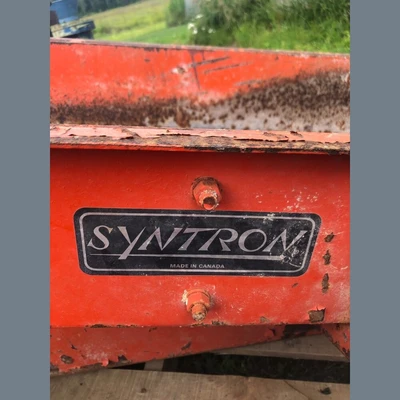 Syntron 15.5 in. x 45 in. Vibrating Pan Feeder