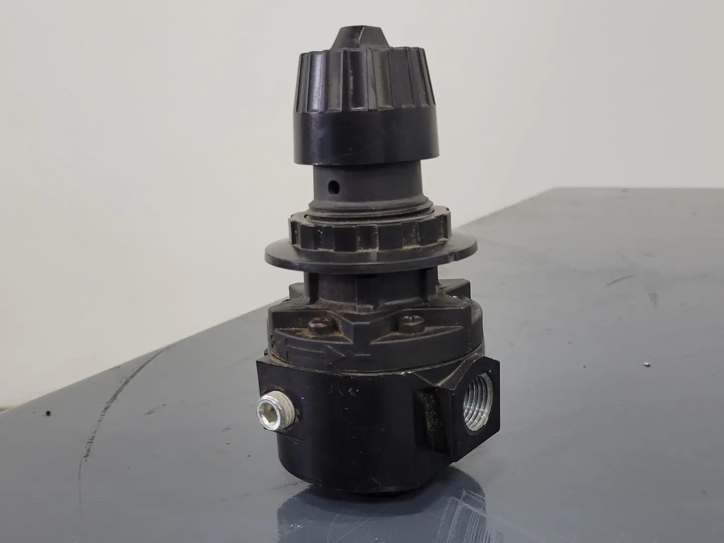 USED WILKERSON R26-04-G00 D10