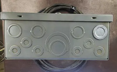 USED SQUARE D HOM6-12L00