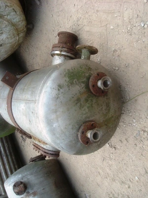 360 L S/S Vertical Enclosed Tank