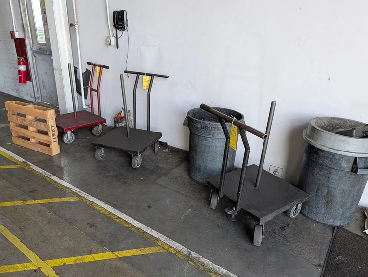 Used _UNKNOWN_ _UNKNOWN_ Distribution and Warehouse Trolleys Tennessee US | IRS Auction #1142861