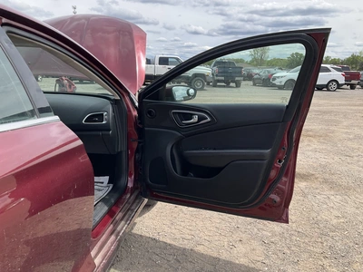 USED 2015 CHRYSLER 200