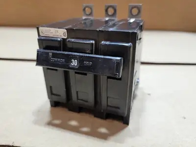 Used CUTLER-HAMMER BAB3030H Circuit Breakers British Columbia CA | Lenmark #1743339