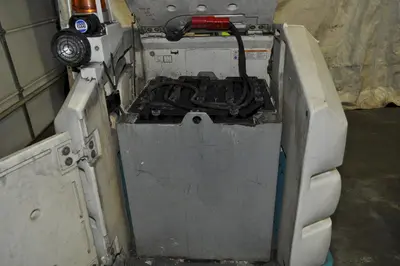 USED TENNANT 8300
