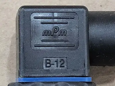 NEW WIKA 8340638