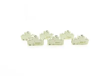 Cutler Hammer WMTC1006 1-Pole 6A Circuit Breaker Lot of 6