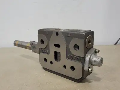 Hydraulic Valve 1235-10701