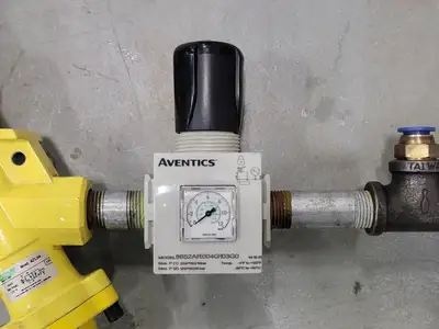 Pneumatic Filter F32B-04M w/ Valve 4ZL04 & Pressure Regulator 8652AR004G103G0