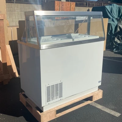 171-0344 4’ Full Service Ice Cream Gelato Freezer Case
