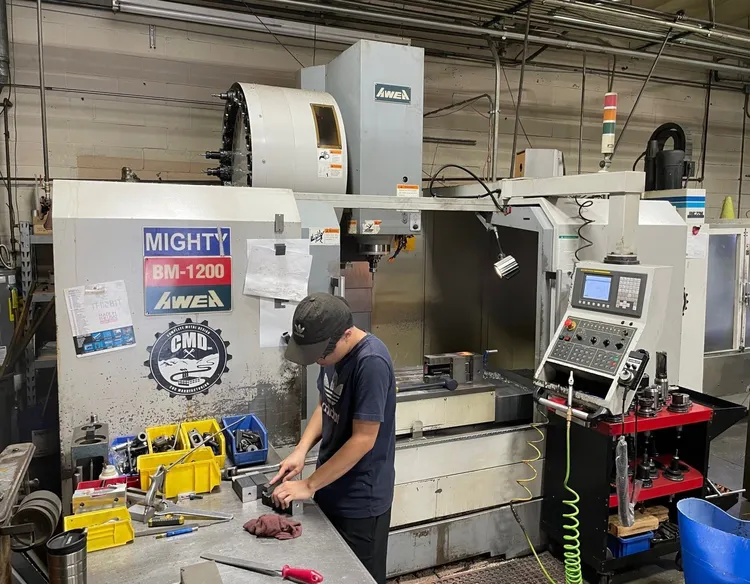 Used 2006 AWEA BM 1200 Vertical Machining Centers California US | Machinery Network 6 #5605