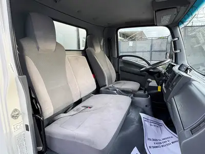 Used 2018 ISUZU NPR XD Reefer Trucks Florida US | Truck and Van Outlet #1509182