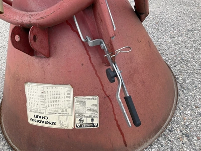 Used COSMO FERTILIZER SPREADER P 500 Broadcast Spreaders Michigan US | Miedema Asset Management Group #1579516
