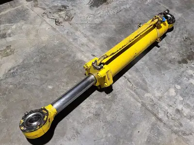 USED KOMATSU EH5933