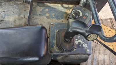 USED 2006 DEERE 750J LT