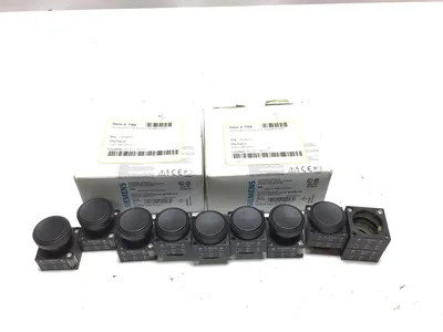 Siemens 3SB3 000-0AA11 Push Button Black Momentary 1-4/3-6mm (Lot of 9)