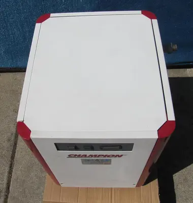 USED 2000 CHAMPION CRN25A1