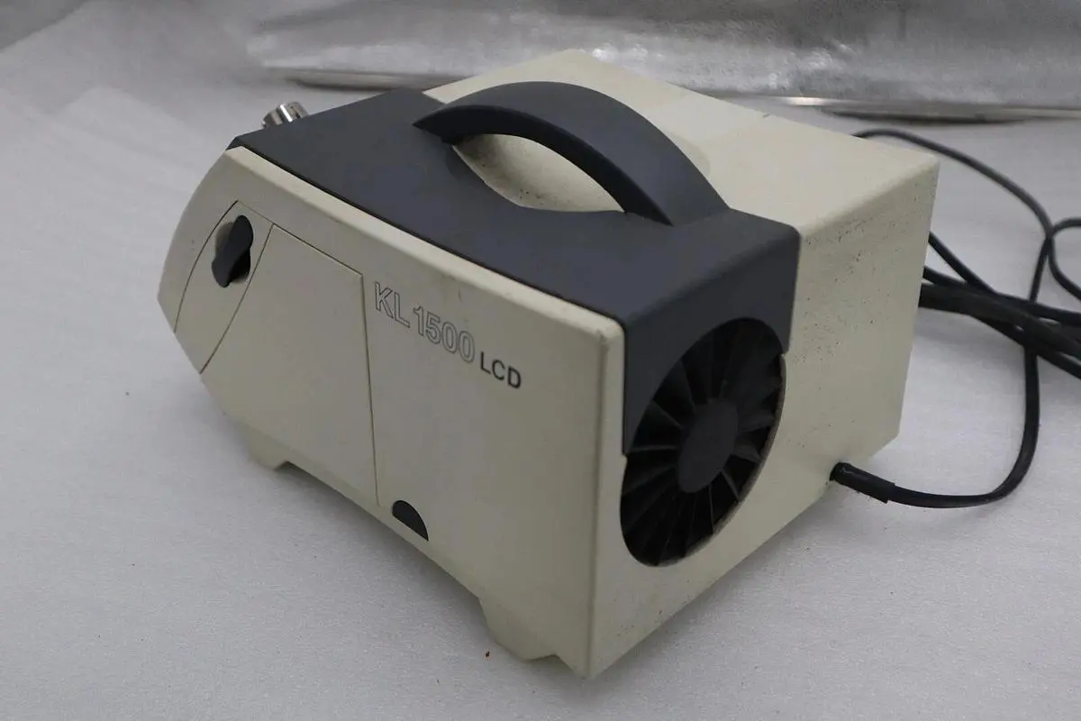 Schott KL 1500 LCD Fiber Optic Light Source STOCK 1390-C