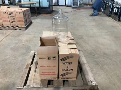 Used LOT OF (6) 5 GALLON CLEAR ITALIAN GLASS CARBOYS Restaurant Storage Containers Michigan US | Miedema Asset Management Group #1580129