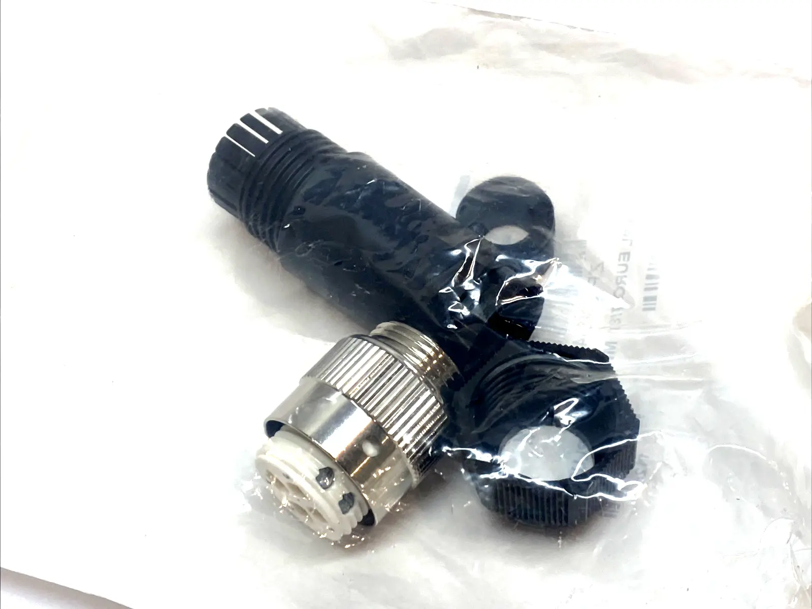 NEW AUTOMATIONDIRECT ZIPPORT 4-PIN MALE FIELD-WIREABLE CONNECTOR