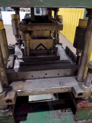 7 TON PNEUPOWER AIRAM PNEUMATIC CUTOFF PRESS: STOCK #19532