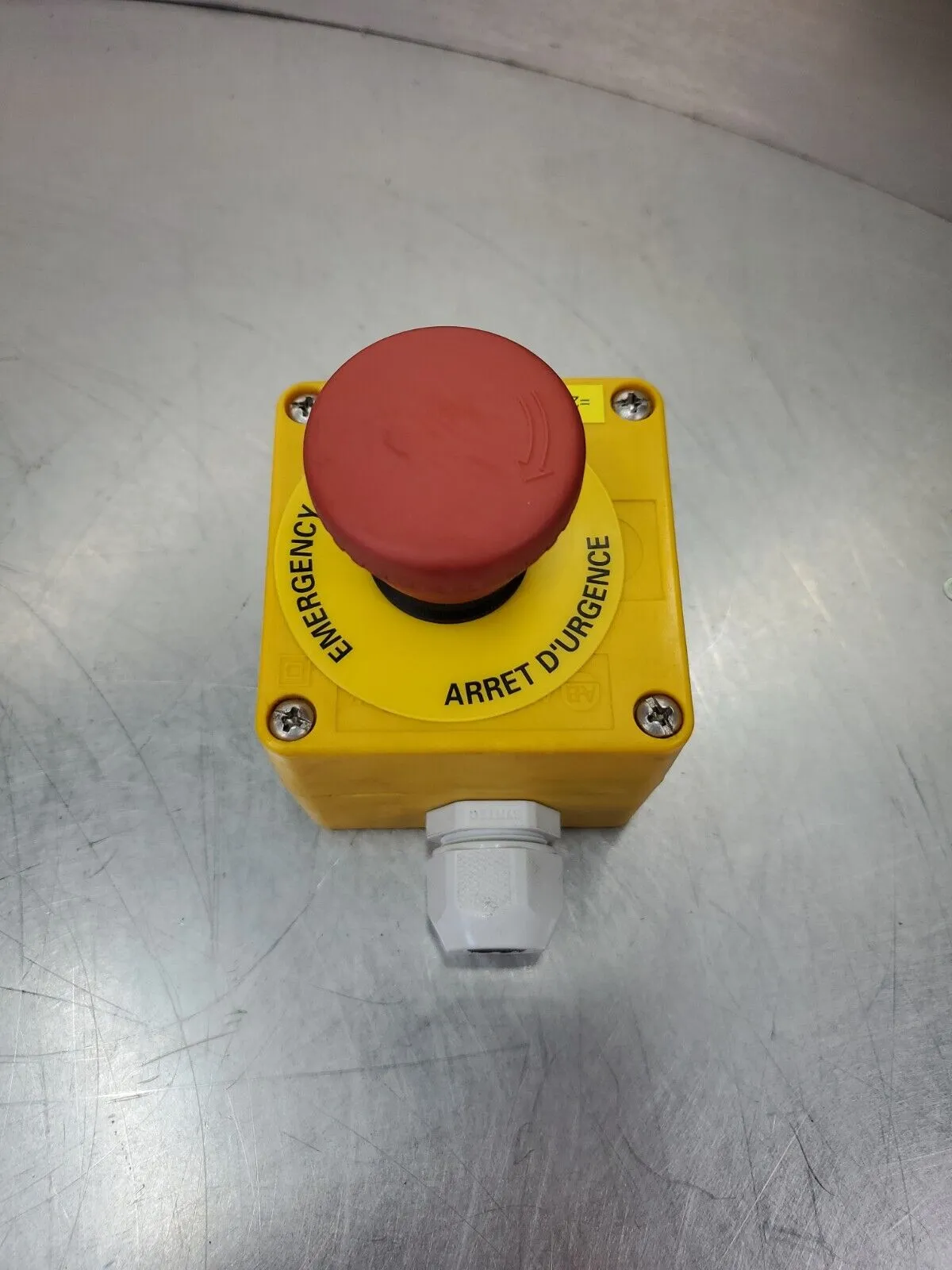 Allen Bradley 800E-1PYM Ser. B E-STOP Module. 4E-21