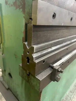 USED ACCURPRESS 713012