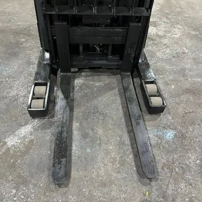 Used 2022 Yale NR035DC Reach Trucks New York US | United Lift #1518236