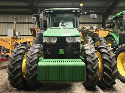 USED 2013 JOHN DEERE 8235R