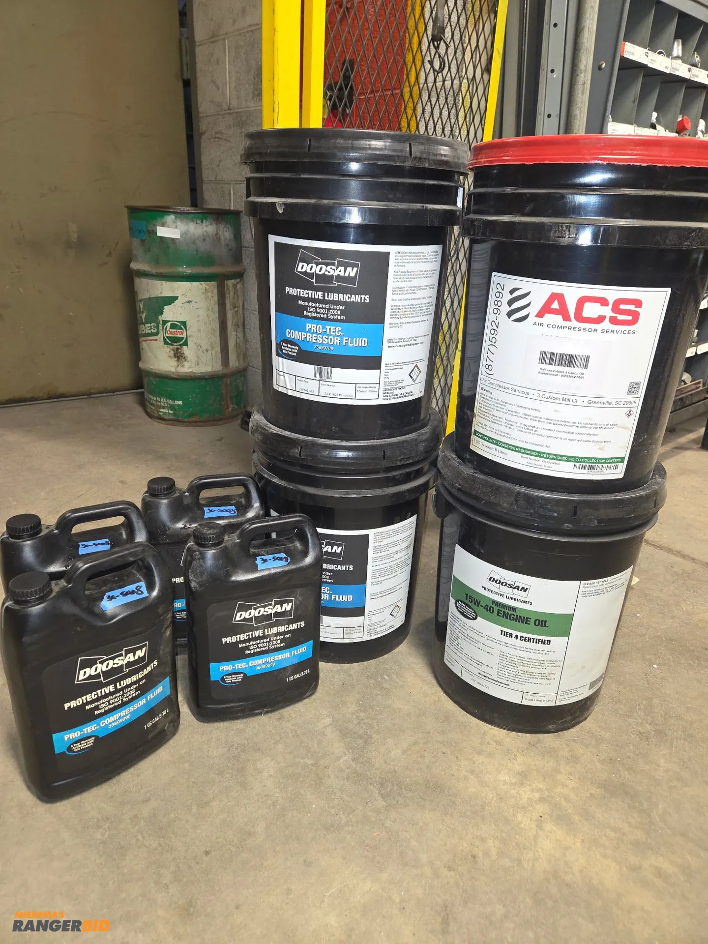 Doosan pro-tech compressor fluid / 15w-40 engine oild and ASC compressor oil. All are new.