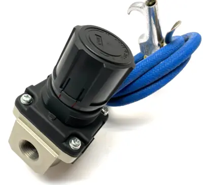 AR50K-N06-Z | SMC  Regulator 7-125psi w/ Coilhose 54" Safety Blow Gun - Used