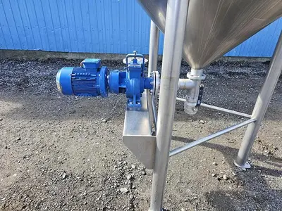 Used 585 Gallon Tank, Stainless Steel, With Mixer & Pump