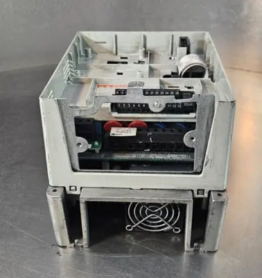 Allen Bradley 20AD8P0A3AYNADG0 /A PowerFlex 70 AC Drive 5HP (BIN751)