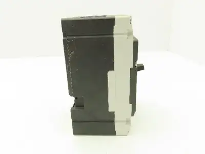 Siemens VL 160X 3VL1703-1DA33-0AA0 Circuit Breaker 3-Pole 3PH 32A 690VAC 250VDC