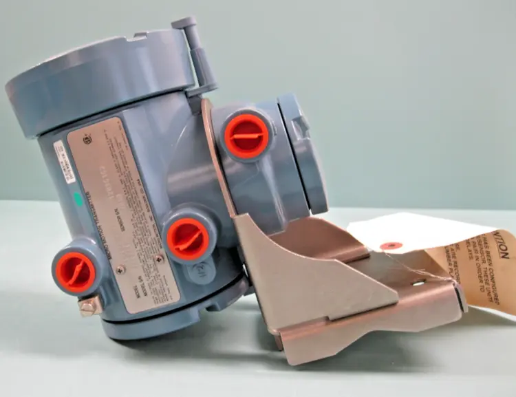 New | in-Stock Micro Motion 2700 R12 AB AEZCZ Sensors New Hampshire US | Bitter End Trading #1556583