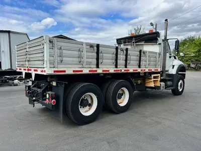 Used 2011 INTERNATIONAL 7500 Bucket (boom) trucks Washington US | Puget Sound Truck Sales #1540992