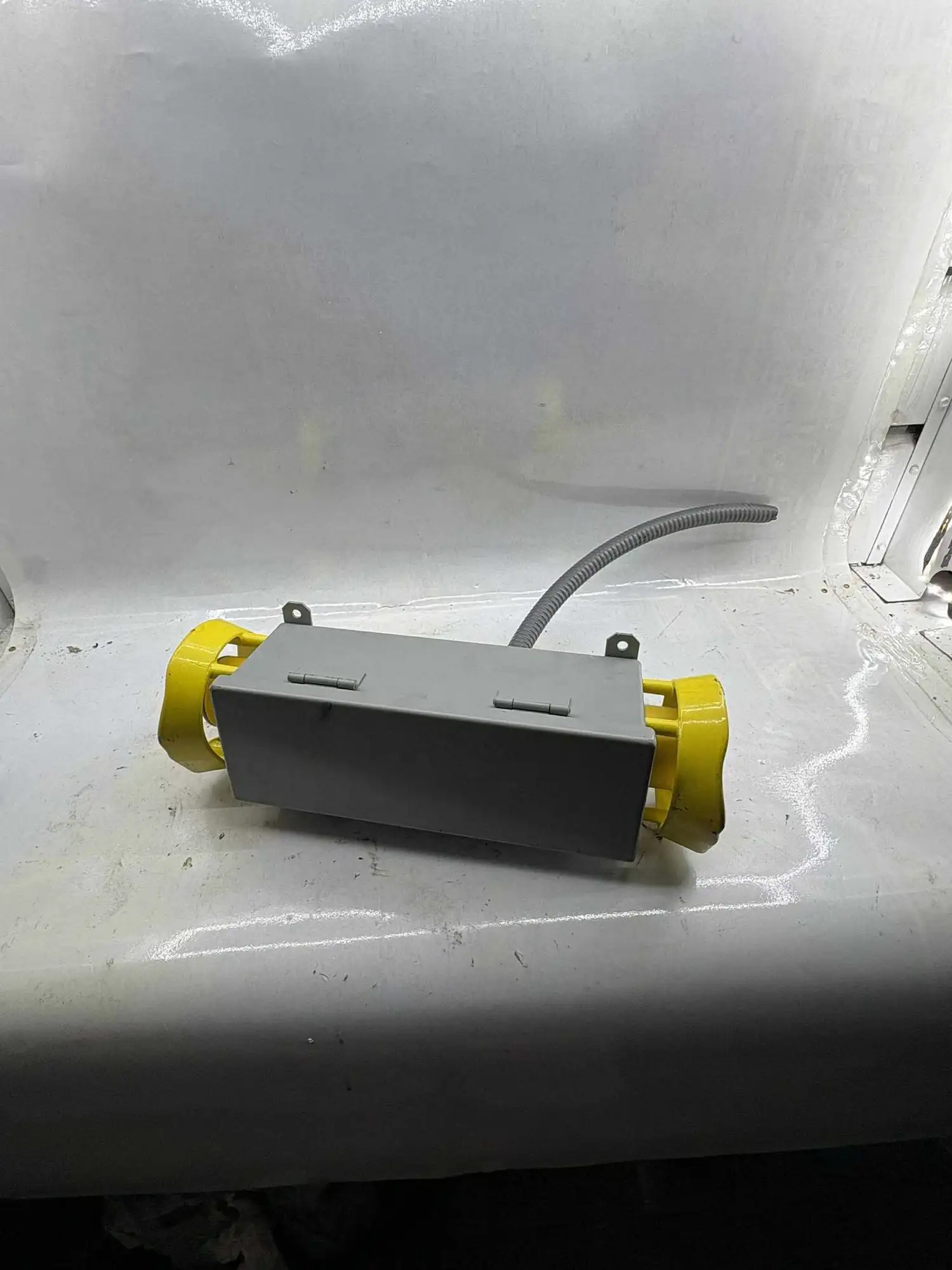 USED BANNER ENGINEERING Safety Button