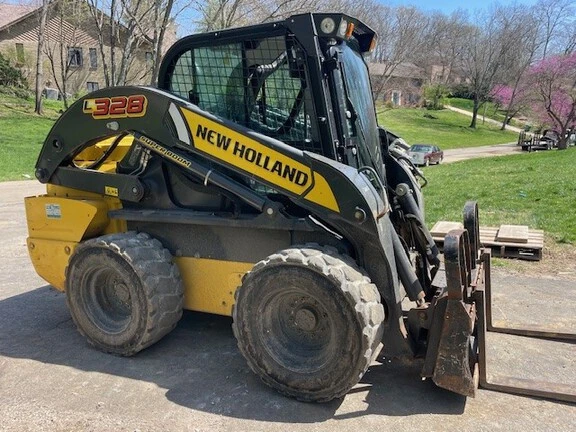 USED 2023 New Holland L328